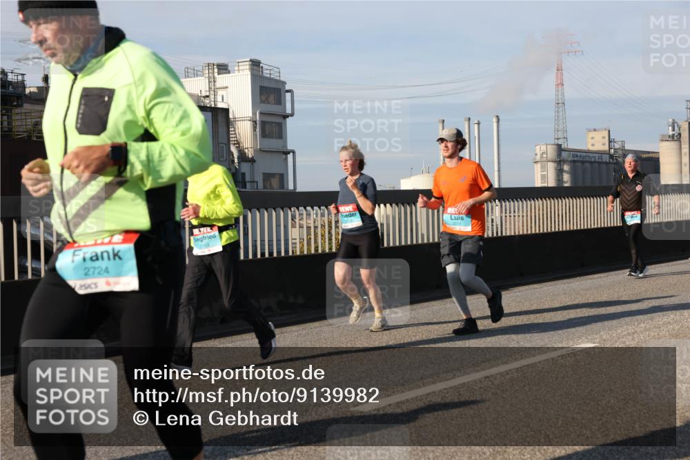 03.10.2025 - Köhlbrandbrückenlauf Lena Gebhardt http://msf.ph/oto/9139982 03.10.2025 09:57:47 Position 2 2724, 6, 1164, 3213, 3214 meine-sportfotos.de