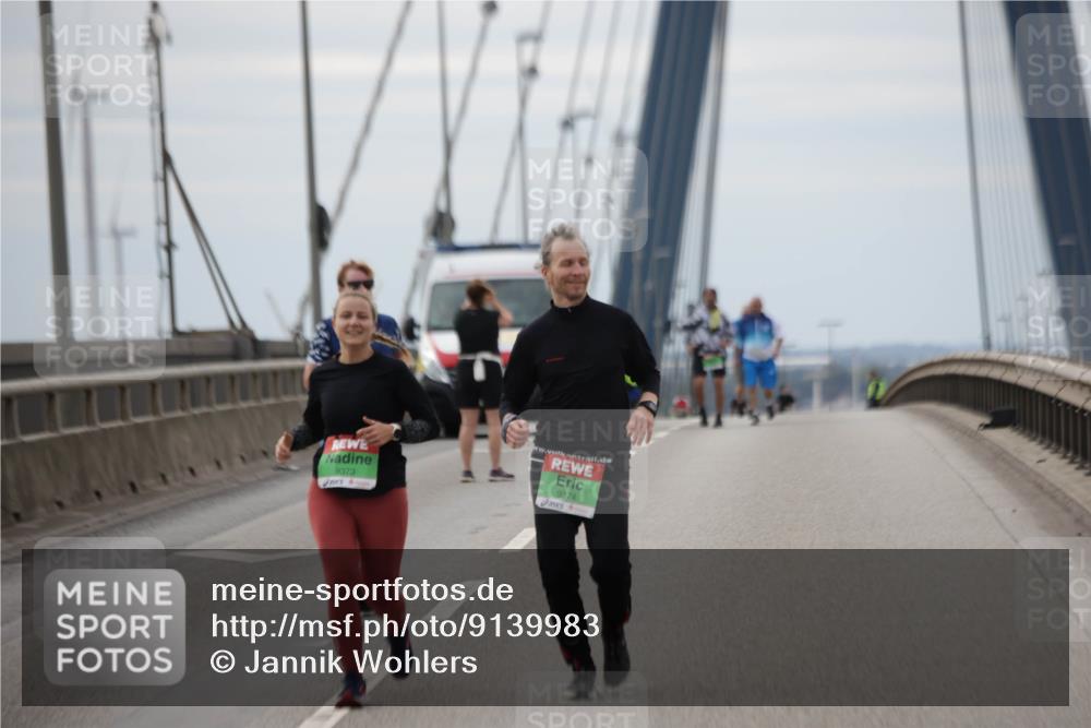 03.10.2025 - Köhlbrandbrückenlauf Jannik Wohlers http://msf.ph/oto/9139983 03.10.2025 16:11:01 Position 1 9373, 9374 meine-sportfotos.de