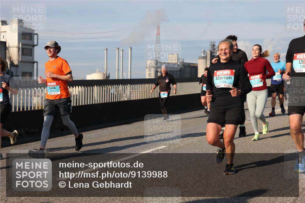03.10.2025 - Köhlbrandbrückenlauf Lena Gebhardt http://msf.ph/oto/9139988 03.10.2025 09:57:48 Position 2 3214, 1304, 3816, 130 meine-sportfotos.de