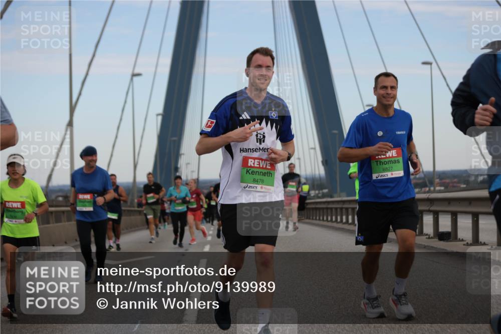 03.10.2025 - Köhlbrandbrückenlauf Jannik Wohlers http://msf.ph/oto/9139989 03.10.2025 15:31:39 Position 1 8478, 8827 meine-sportfotos.de