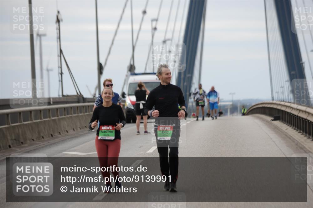 03.10.2025 - Köhlbrandbrückenlauf Jannik Wohlers http://msf.ph/oto/9139991 03.10.2025 16:11:01 Position 1 9373, 9374 meine-sportfotos.de