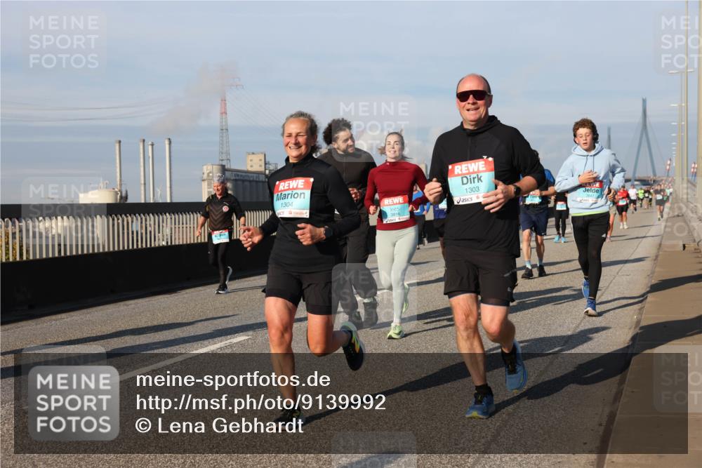 03.10.2025 - Köhlbrandbrückenlauf Lena Gebhardt http://msf.ph/oto/9139992 03.10.2025 09:57:48 Position 2 1304, 3816, 1303, 3647 meine-sportfotos.de