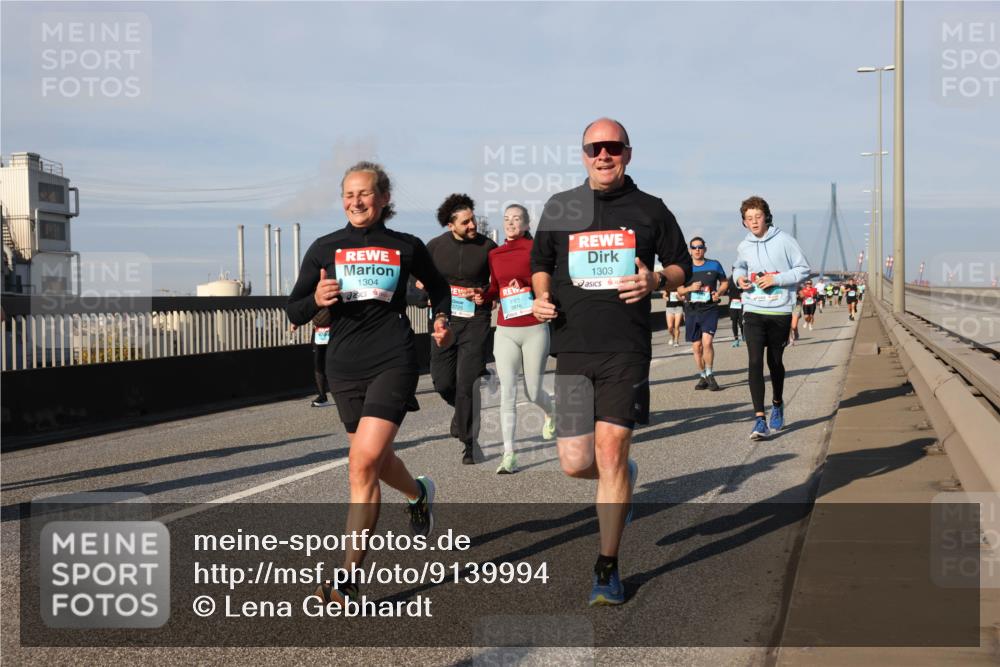03.10.2025 - Köhlbrandbrückenlauf Lena Gebhardt http://msf.ph/oto/9139994 03.10.2025 09:57:48 Position 2 1304, 1303, 3725, 3816, 3816 meine-sportfotos.de