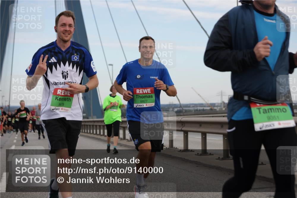 03.10.2025 - Köhlbrandbrückenlauf Jannik Wohlers http://msf.ph/oto/9140000 03.10.2025 15:31:39 Position 1 8478, 8827, 9351 meine-sportfotos.de