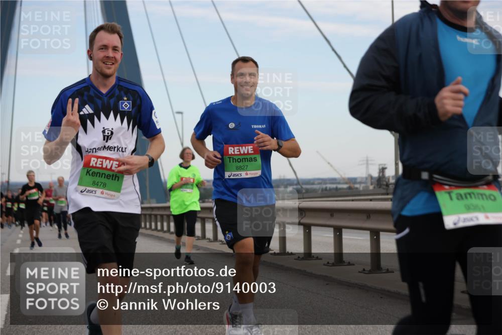 03.10.2025 - Köhlbrandbrückenlauf Jannik Wohlers http://msf.ph/oto/9140003 03.10.2025 15:31:39 Position 1 8478, 8827, 9361 meine-sportfotos.de