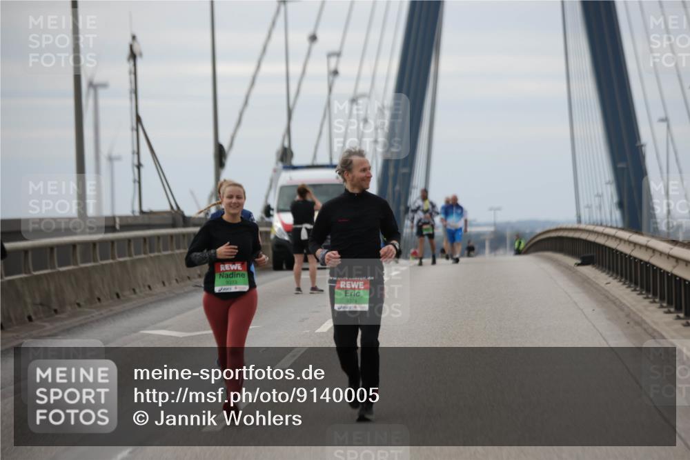 03.10.2025 - Köhlbrandbrückenlauf Jannik Wohlers http://msf.ph/oto/9140005 03.10.2025 16:11:01 Position 1 9373, 9374 meine-sportfotos.de