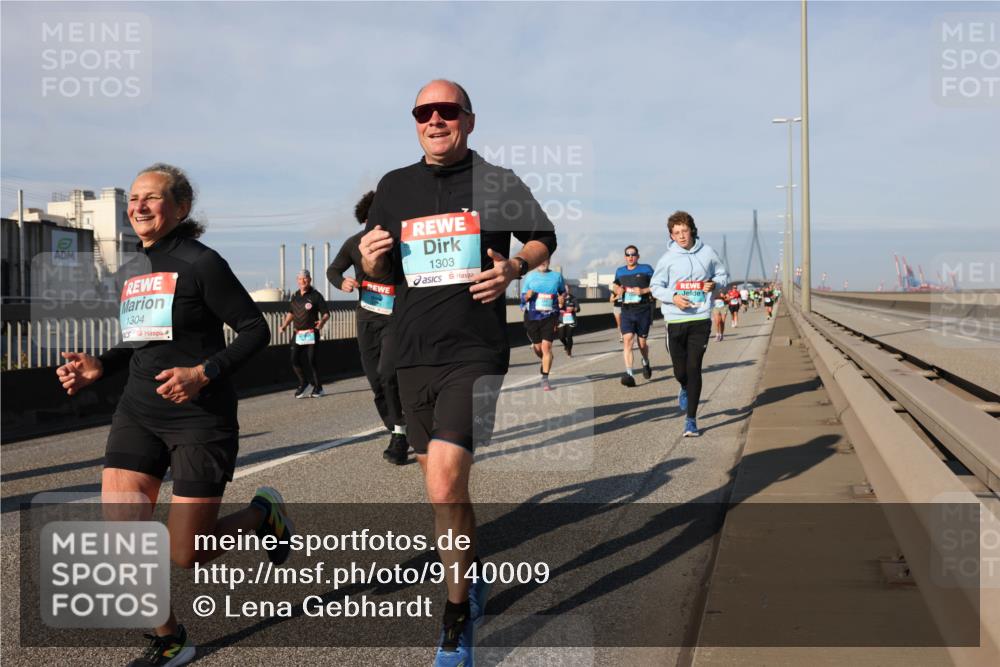 03.10.2025 - Köhlbrandbrückenlauf Lena Gebhardt http://msf.ph/oto/9140009 03.10.2025 09:57:49 Position 2 1304, 1303 meine-sportfotos.de