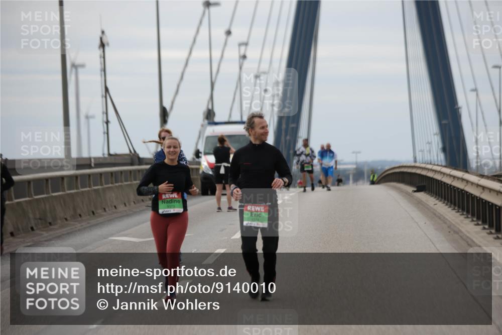 03.10.2025 - Köhlbrandbrückenlauf Jannik Wohlers http://msf.ph/oto/9140010 03.10.2025 16:11:01 Position 1 9373, 9374 meine-sportfotos.de