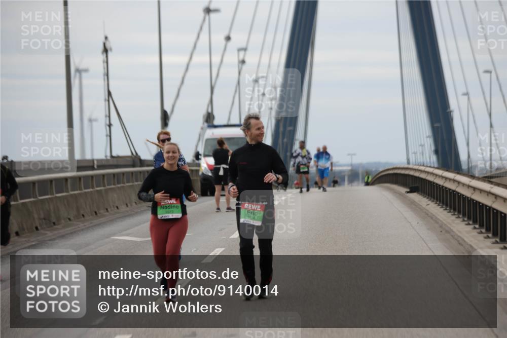 03.10.2025 - Köhlbrandbrückenlauf Jannik Wohlers http://msf.ph/oto/9140014 03.10.2025 16:11:01 Position 1 9373, 9374 meine-sportfotos.de