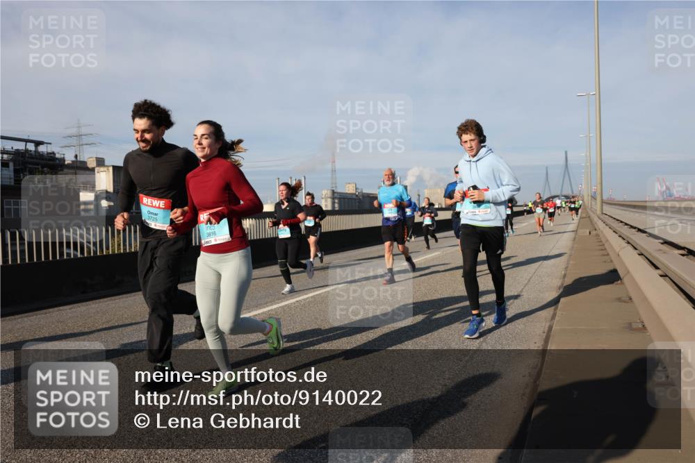 03.10.2025 - Köhlbrandbrückenlauf Lena Gebhardt http://msf.ph/oto/9140022 03.10.2025 09:57:50 Position 2 3725, 3816 meine-sportfotos.de