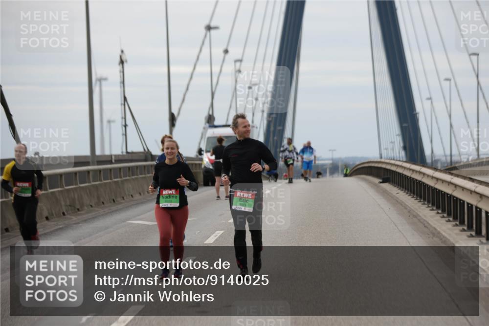 03.10.2025 - Köhlbrandbrückenlauf Jannik Wohlers http://msf.ph/oto/9140025 03.10.2025 16:11:01 Position 1 9373, 9374 meine-sportfotos.de