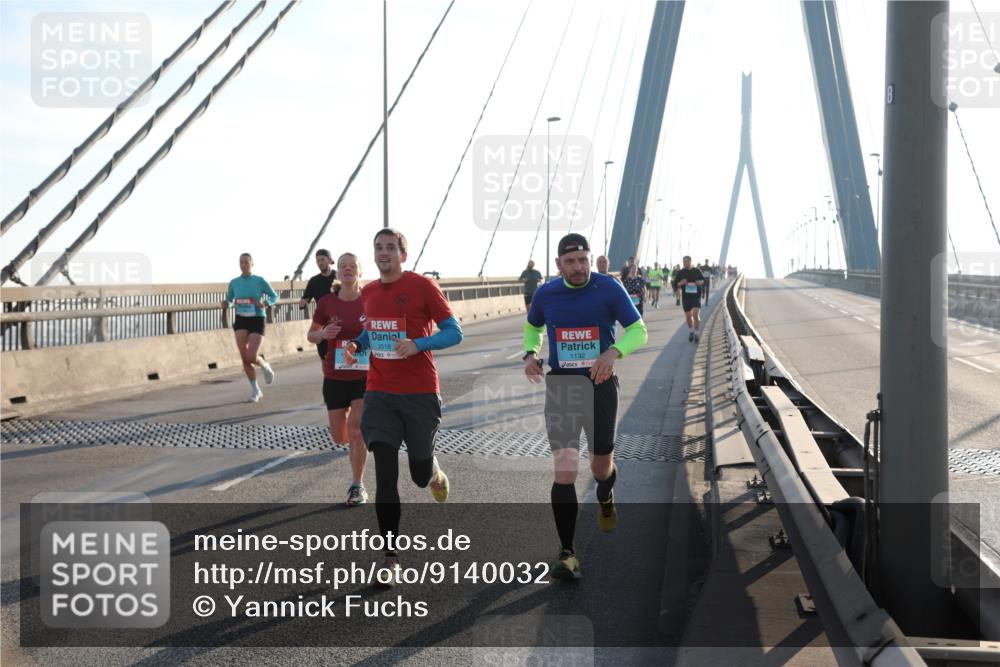 03.10.2025 - Köhlbrandbrückenlauf Yannick Fuchs http://msf.ph/oto/9140032 03.10.2025 08:24:41 Position 2 3518, 1132 meine-sportfotos.de