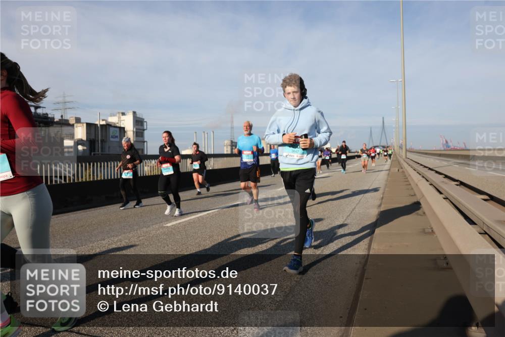 03.10.2025 - Köhlbrandbrückenlauf Lena Gebhardt http://msf.ph/oto/9140037 03.10.2025 09:57:50 Position 2 2, 3647 meine-sportfotos.de