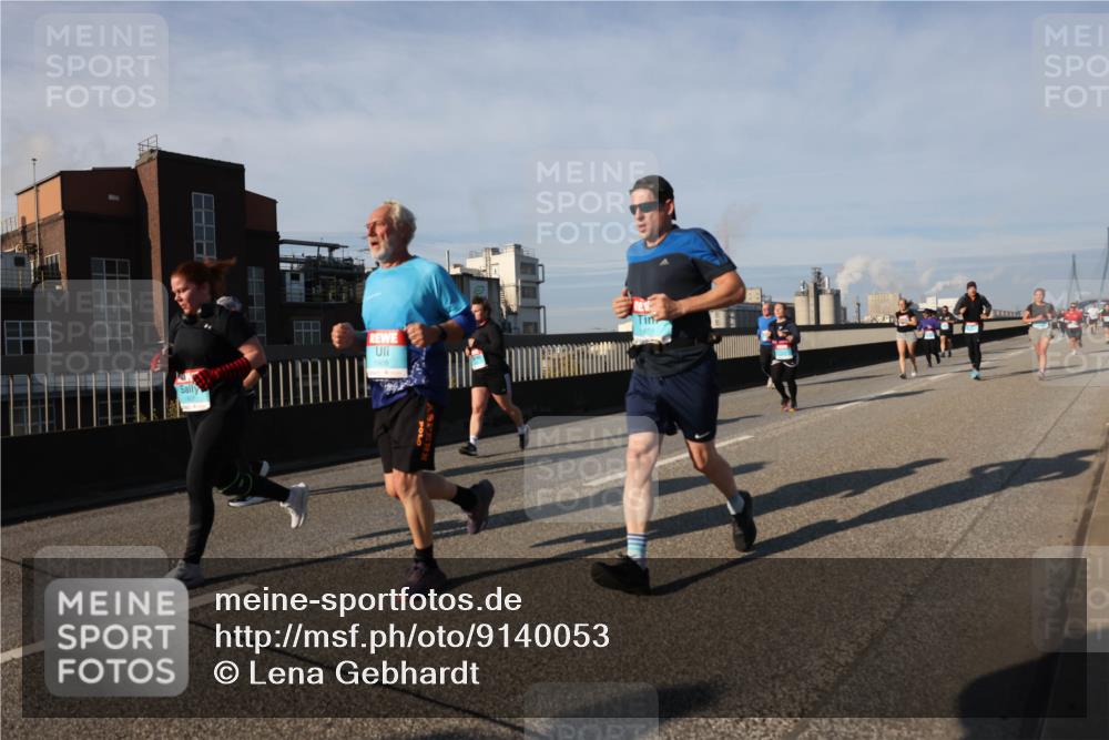 03.10.2025 - Köhlbrandbrückenlauf Lena Gebhardt http://msf.ph/oto/9140053 03.10.2025 09:57:51 Position 2  meine-sportfotos.de