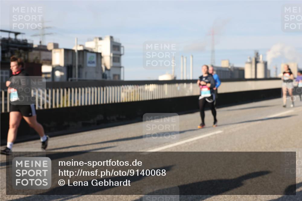 03.10.2025 - Köhlbrandbrückenlauf Lena Gebhardt http://msf.ph/oto/9140068 03.10.2025 09:57:52 Position 2  meine-sportfotos.de