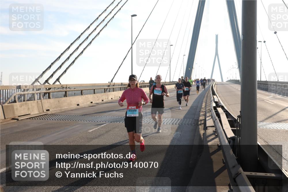 03.10.2025 - Köhlbrandbrückenlauf Yannick Fuchs http://msf.ph/oto/9140070 03.10.2025 08:24:44 Position 2 1123 meine-sportfotos.de