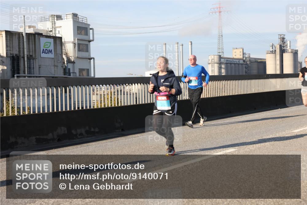 03.10.2025 - Köhlbrandbrückenlauf Lena Gebhardt http://msf.ph/oto/9140071 03.10.2025 09:57:53 Position 2 3779 meine-sportfotos.de