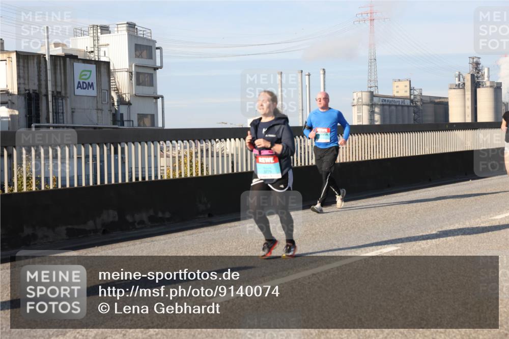03.10.2025 - Köhlbrandbrückenlauf Lena Gebhardt http://msf.ph/oto/9140074 03.10.2025 09:57:53 Position 2  meine-sportfotos.de