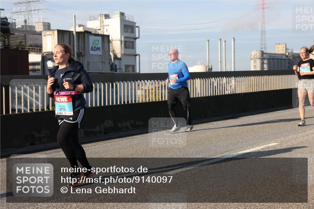 03.10.2025 - Köhlbrandbrückenlauf Lena Gebhardt http://msf.ph/oto/9140097 03.10.2025 09:57:54 Position 2 3779 meine-sportfotos.de