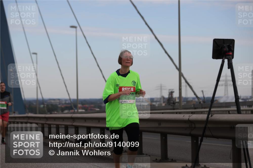 03.10.2025 - Köhlbrandbrückenlauf Jannik Wohlers http://msf.ph/oto/9140099 03.10.2025 15:31:42 Position 1 8225 meine-sportfotos.de