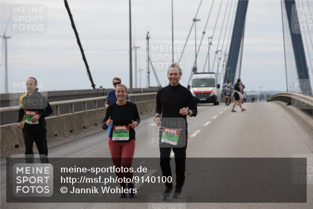 03.10.2025 - Köhlbrandbrückenlauf Jannik Wohlers http://msf.ph/oto/9140100 03.10.2025 16:11:04 Position 1 9373, 9374 meine-sportfotos.de