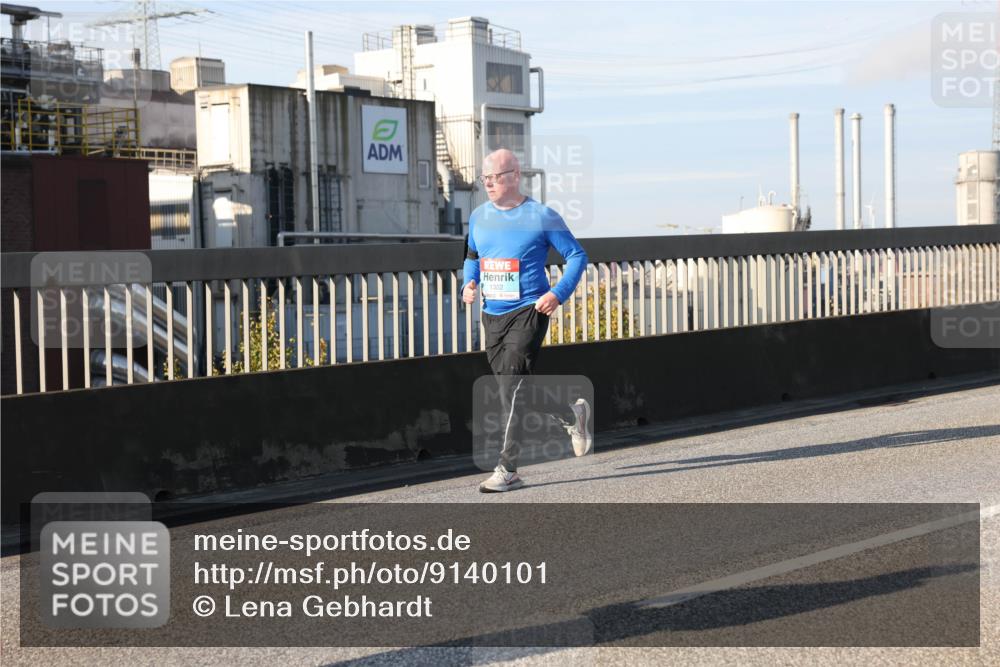 03.10.2025 - Köhlbrandbrückenlauf Lena Gebhardt http://msf.ph/oto/9140101 03.10.2025 09:57:54 Position 2 1322 meine-sportfotos.de