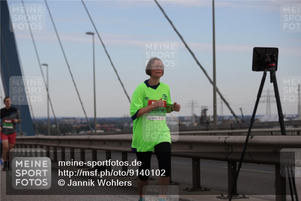 03.10.2025 - Köhlbrandbrückenlauf Jannik Wohlers http://msf.ph/oto/9140102 03.10.2025 15:31:42 Position 1 8225 meine-sportfotos.de