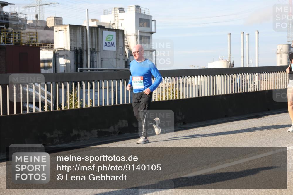 03.10.2025 - Köhlbrandbrückenlauf Lena Gebhardt http://msf.ph/oto/9140105 03.10.2025 09:57:54 Position 2  meine-sportfotos.de