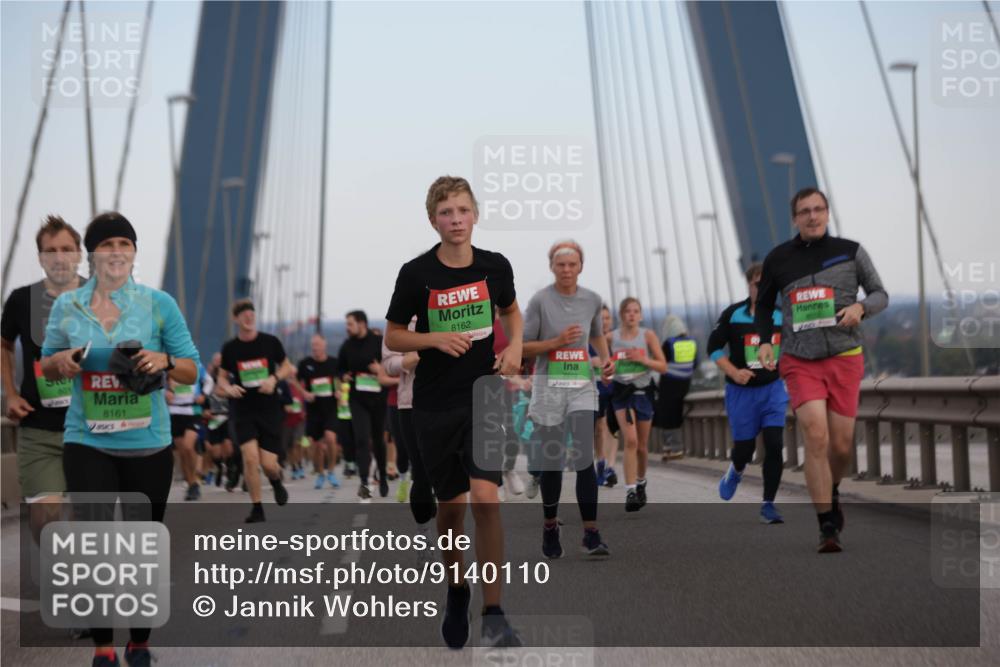 03.10.2025 - Köhlbrandbrückenlauf Jannik Wohlers http://msf.ph/oto/9140110 03.10.2025 15:31:43 Position 1 8161, 8162, 7919 meine-sportfotos.de