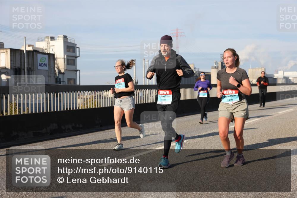 03.10.2025 - Köhlbrandbrückenlauf Lena Gebhardt http://msf.ph/oto/9140115 03.10.2025 09:57:55 Position 2 1513, 1634, 2499 meine-sportfotos.de