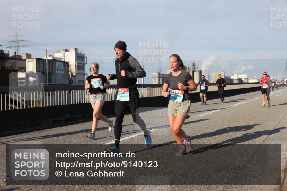 03.10.2025 - Köhlbrandbrückenlauf Lena Gebhardt http://msf.ph/oto/9140123 03.10.2025 09:57:56 Position 2 1513, 1634 meine-sportfotos.de