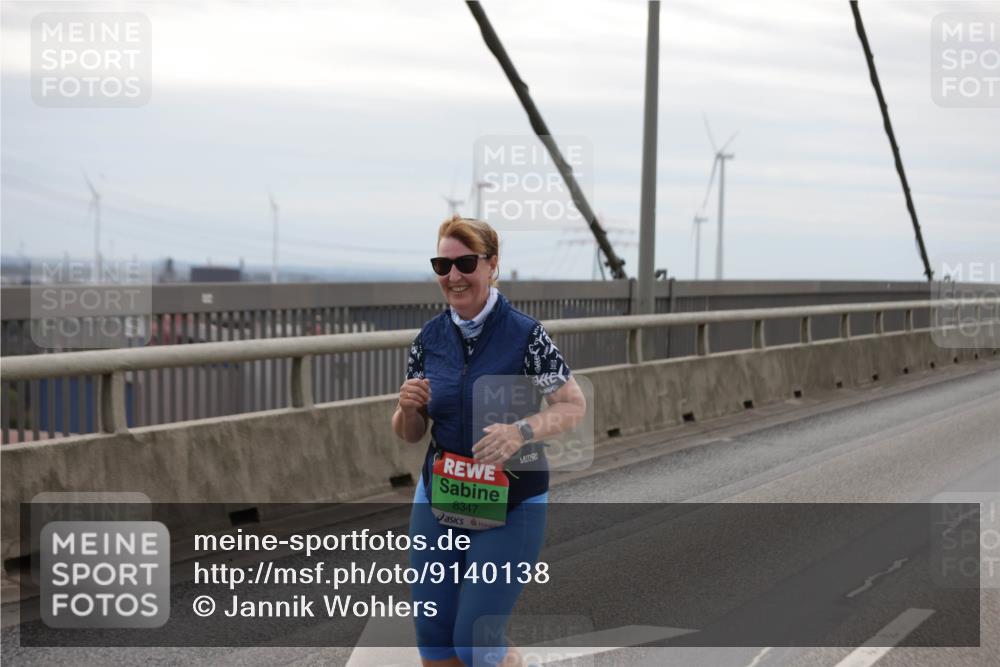 03.10.2025 - Köhlbrandbrückenlauf Jannik Wohlers http://msf.ph/oto/9140138 03.10.2025 16:11:09 Position 1 8347 meine-sportfotos.de