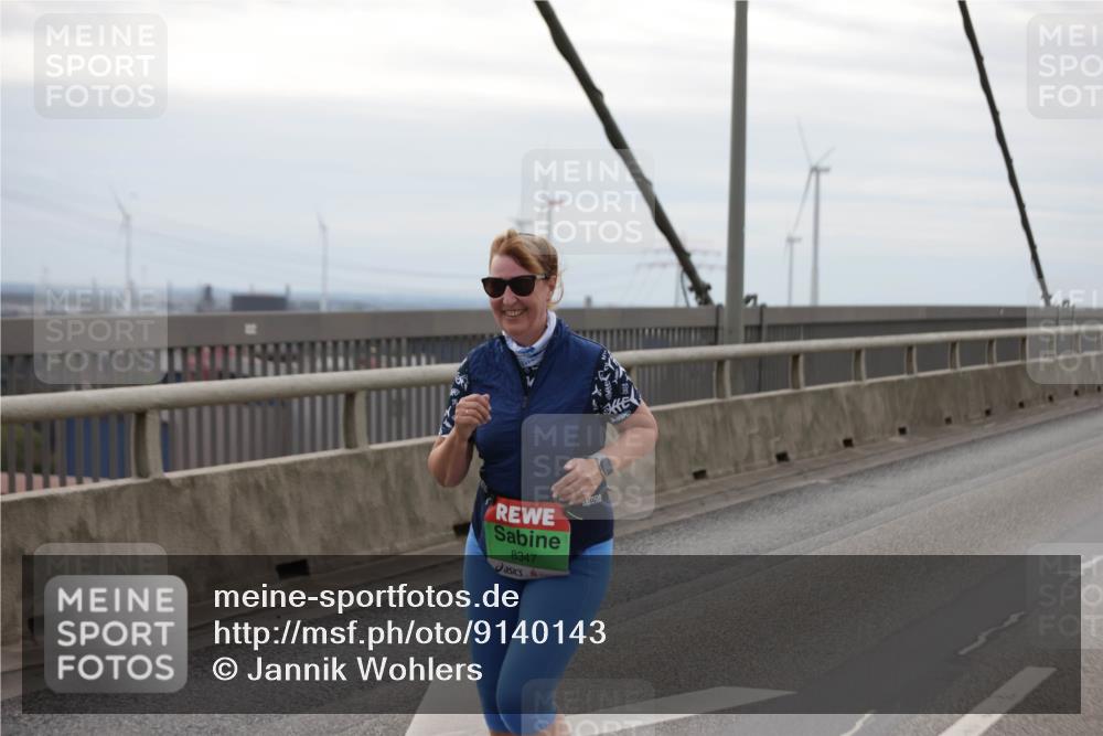 03.10.2025 - Köhlbrandbrückenlauf Jannik Wohlers http://msf.ph/oto/9140143 03.10.2025 16:11:09 Position 1 8347 meine-sportfotos.de
