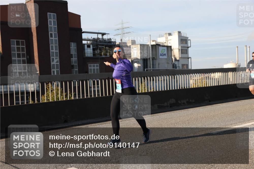 03.10.2025 - Köhlbrandbrückenlauf Lena Gebhardt http://msf.ph/oto/9140147 03.10.2025 09:57:58 Position 2  meine-sportfotos.de