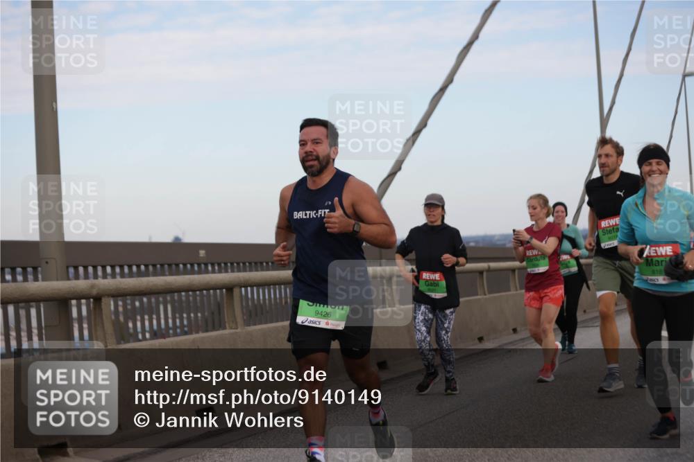 03.10.2025 - Köhlbrandbrückenlauf Jannik Wohlers http://msf.ph/oto/9140149 03.10.2025 15:31:44 Position 1 9426, 8027, 801, 8161 meine-sportfotos.de