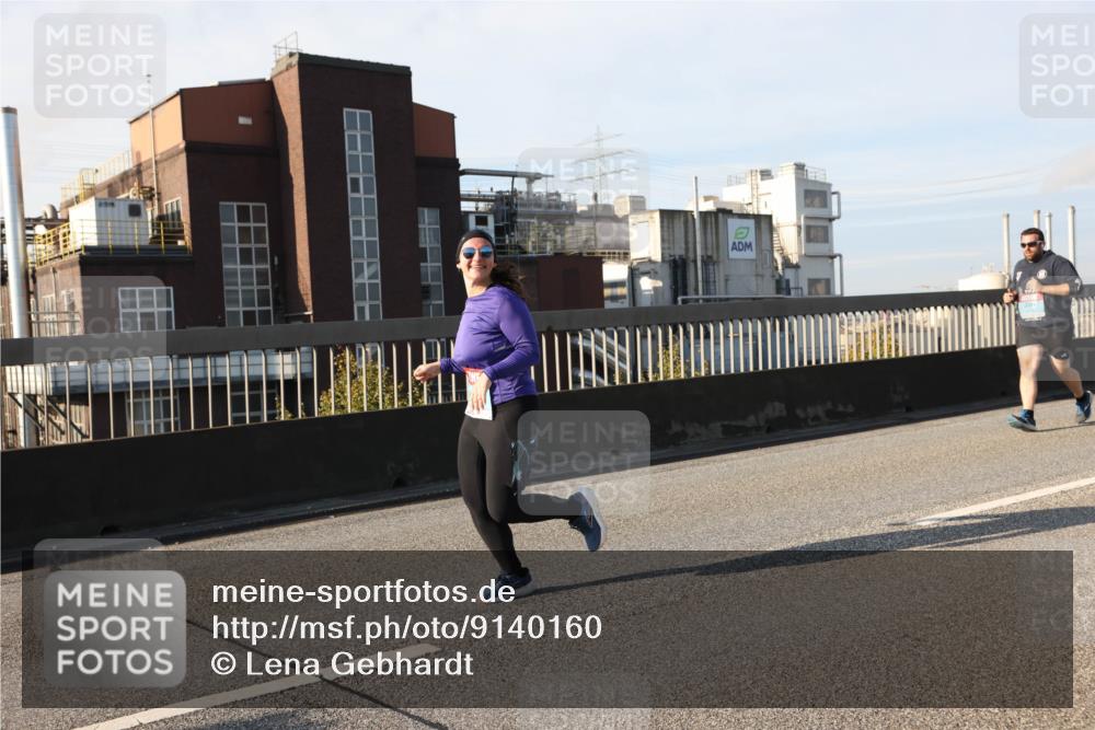 03.10.2025 - Köhlbrandbrückenlauf Lena Gebhardt http://msf.ph/oto/9140160 03.10.2025 09:57:59 Position 2  meine-sportfotos.de