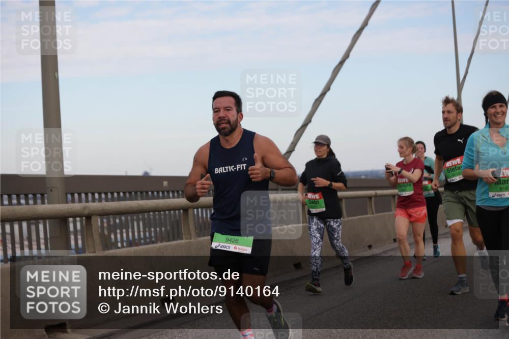 03.10.2025 - Köhlbrandbrückenlauf Jannik Wohlers http://msf.ph/oto/9140164 03.10.2025 15:31:45 Position 1 9426, 8018, 816 meine-sportfotos.de