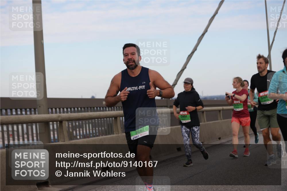 03.10.2025 - Köhlbrandbrückenlauf Jannik Wohlers http://msf.ph/oto/9140167 03.10.2025 15:31:45 Position 1 9426, 8018 meine-sportfotos.de