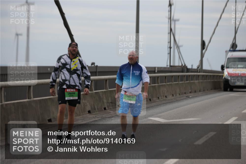 03.10.2025 - Köhlbrandbrückenlauf Jannik Wohlers http://msf.ph/oto/9140169 03.10.2025 16:11:28 Position 1 0, 0, 9298, 8593 meine-sportfotos.de