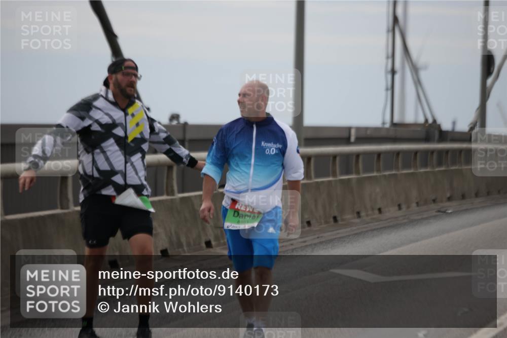 03.10.2025 - Köhlbrandbrückenlauf Jannik Wohlers http://msf.ph/oto/9140173 03.10.2025 16:11:29 Position 1 0, 0, 8593 meine-sportfotos.de