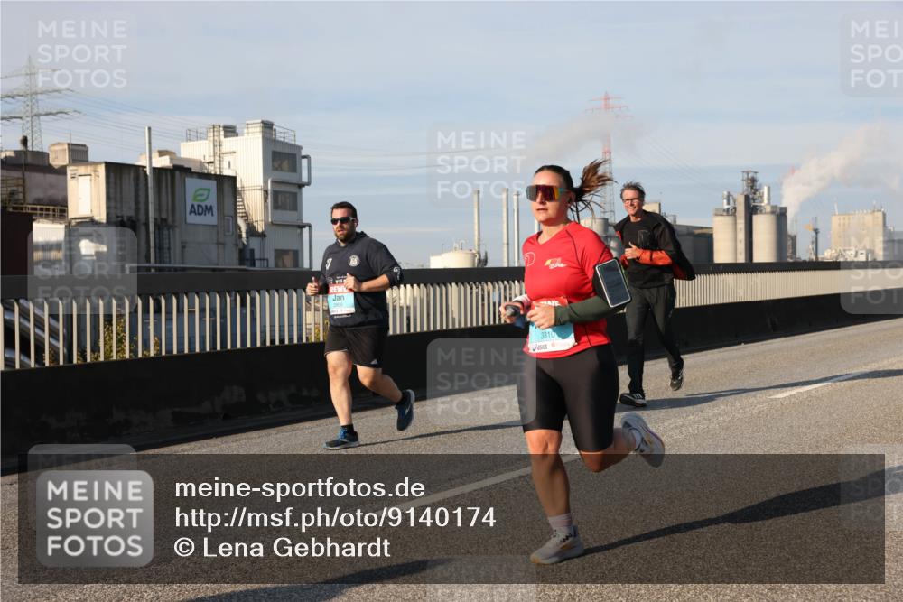 03.10.2025 - Köhlbrandbrückenlauf Lena Gebhardt http://msf.ph/oto/9140174 03.10.2025 09:57:59 Position 2 3310 meine-sportfotos.de