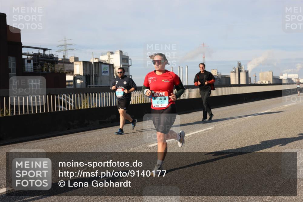 03.10.2025 - Köhlbrandbrückenlauf Lena Gebhardt http://msf.ph/oto/9140177 03.10.2025 09:58:00 Position 2 3310 meine-sportfotos.de