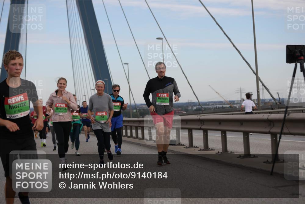 03.10.2025 - Köhlbrandbrückenlauf Jannik Wohlers http://msf.ph/oto/9140184 03.10.2025 15:31:46 Position 1 8162, 8056, 7919 meine-sportfotos.de