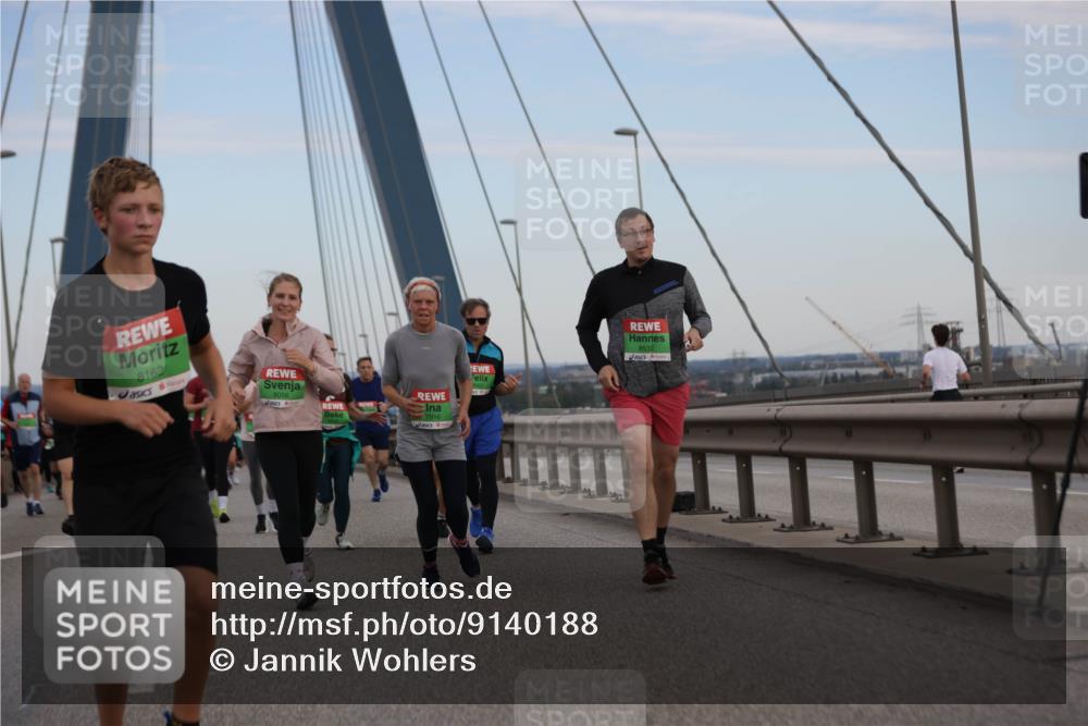 03.10.2025 - Köhlbrandbrückenlauf Jannik Wohlers http://msf.ph/oto/9140188 03.10.2025 15:31:46 Position 1 8162, 8532, 8056, 7919 meine-sportfotos.de