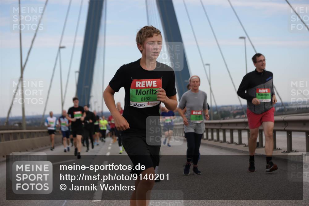 03.10.2025 - Köhlbrandbrückenlauf Jannik Wohlers http://msf.ph/oto/9140201 03.10.2025 15:31:46 Position 1 8162 meine-sportfotos.de