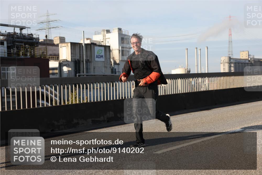 03.10.2025 - Köhlbrandbrückenlauf Lena Gebhardt http://msf.ph/oto/9140202 03.10.2025 09:58:01 Position 2  meine-sportfotos.de