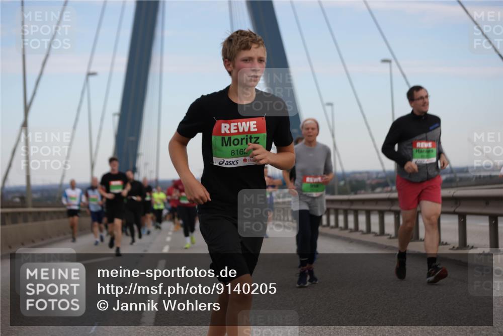 03.10.2025 - Köhlbrandbrückenlauf Jannik Wohlers http://msf.ph/oto/9140205 03.10.2025 15:31:46 Position 1 8162 meine-sportfotos.de