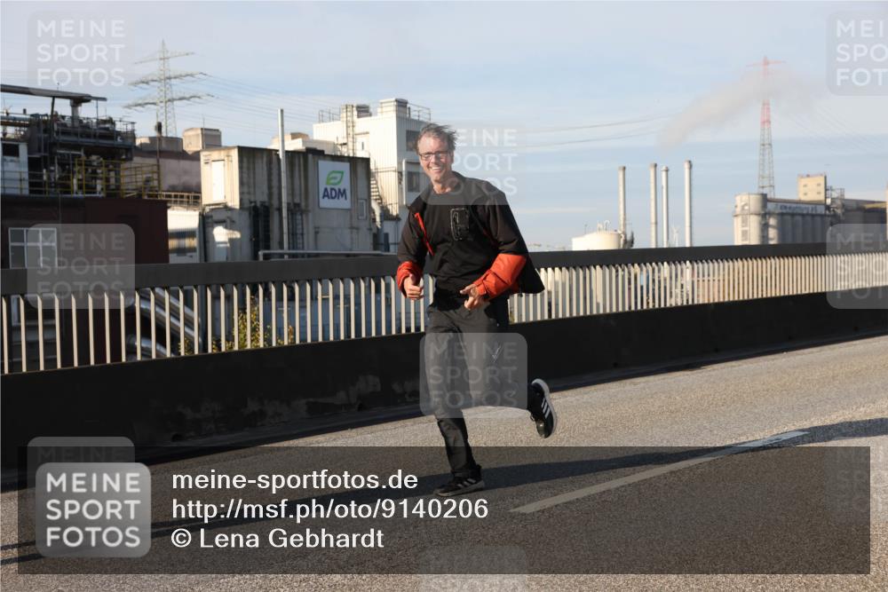 03.10.2025 - Köhlbrandbrückenlauf Lena Gebhardt http://msf.ph/oto/9140206 03.10.2025 09:58:01 Position 2  meine-sportfotos.de