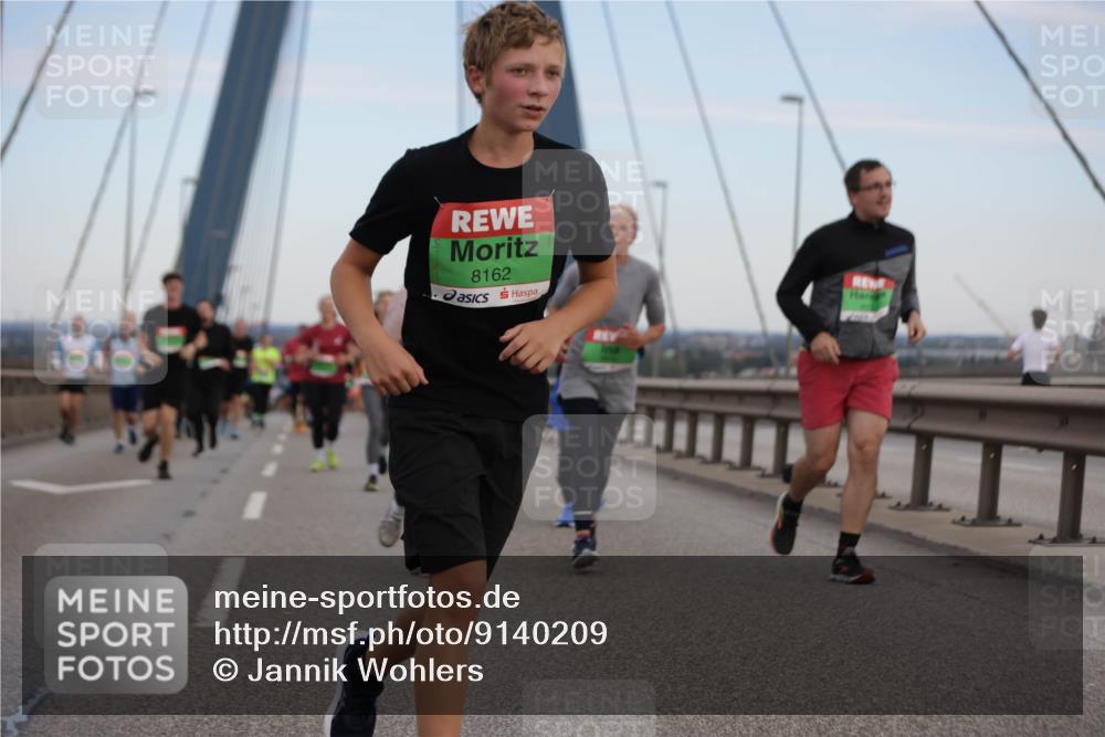 03.10.2025 - Köhlbrandbrückenlauf Jannik Wohlers http://msf.ph/oto/9140209 03.10.2025 15:31:46 Position 1 8162 meine-sportfotos.de