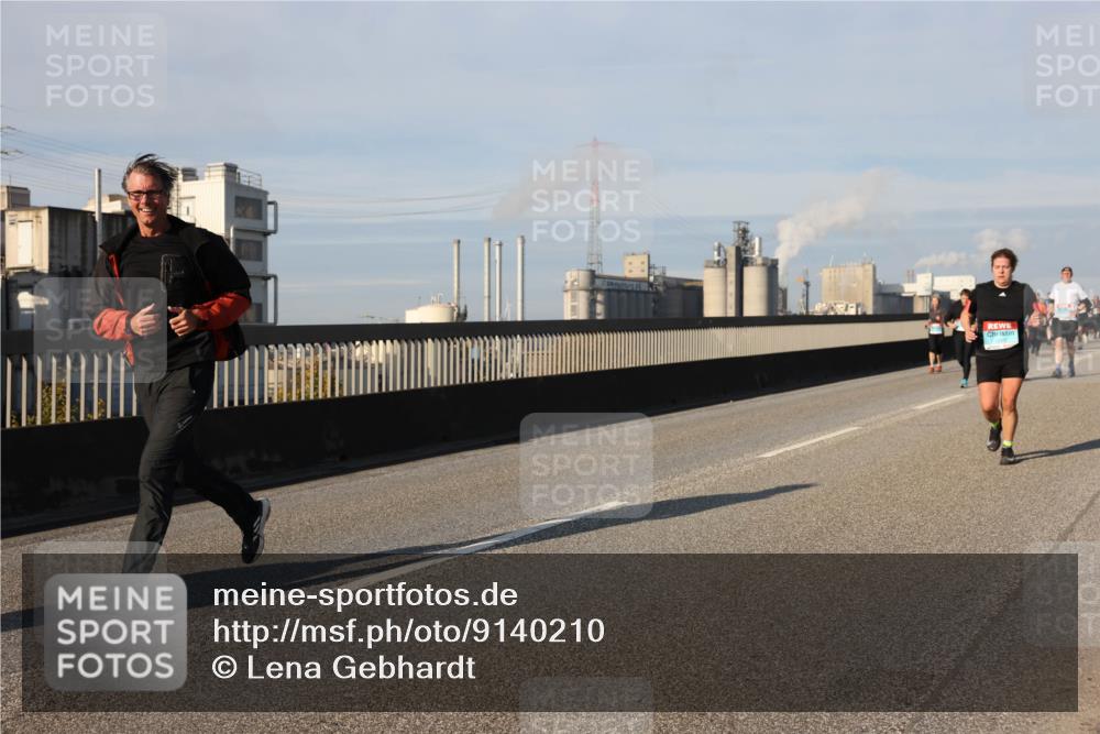 03.10.2025 - Köhlbrandbrückenlauf Lena Gebhardt http://msf.ph/oto/9140210 03.10.2025 09:58:01 Position 2  meine-sportfotos.de